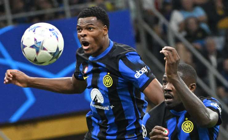 Denzel Justus Morris Dumfries con Marcus Thuram - Sportincampo.it