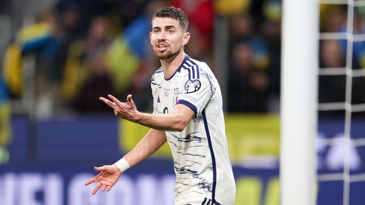 Jorginho in campo con la maglia della Nazionale italiana 