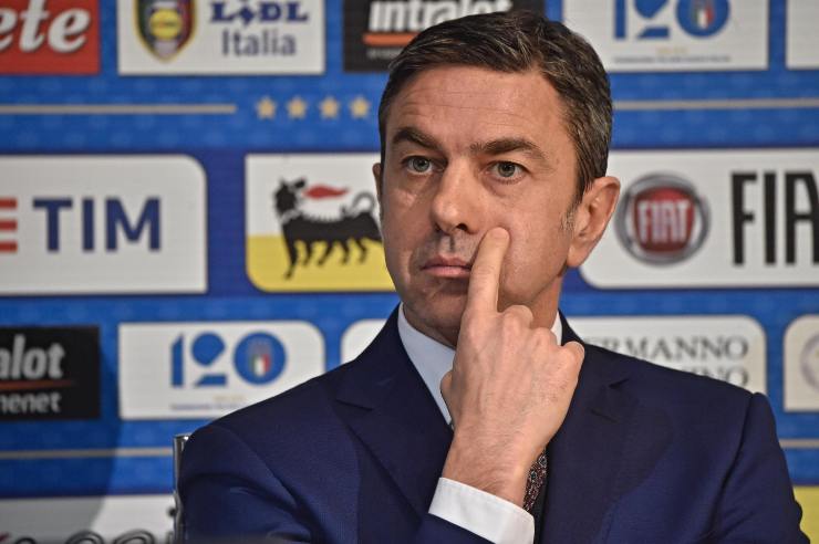 Alessandro Costacurta durante una conferenza stampa di alcuni anni fa - foto ANSA - Sportincampo.it