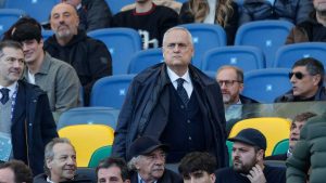 Claudio Lotito assiste alla partita della Lazio - foto ANSA - Sportincampo.it