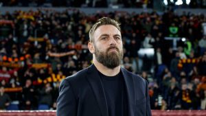 Daniele De Rossi allo stadio Olimpico in attesa del match - foto ANSA - Sportincampo.it