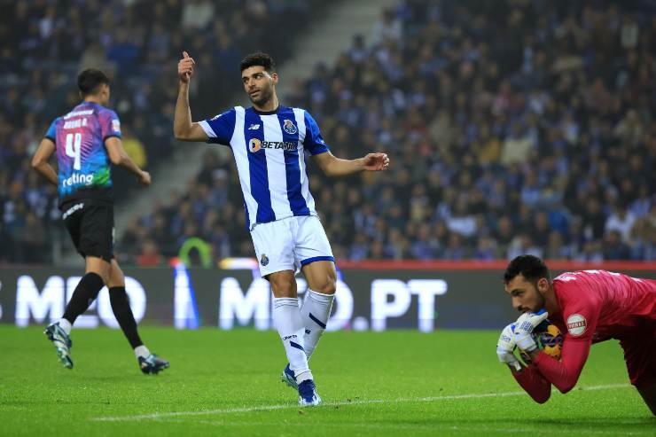 Mehdi Taremi in campo con la maglia del Porto - foto ANSA - Sportincampo.it