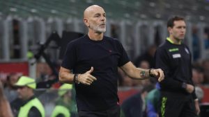 Stefano Pioli attento durante la partita del suo Milan - foto ANSA - Sportincampo.it