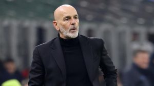 Stefano Pioli osserva la partita dei suoi ragazzi - foto ANSA - Sportincampo.it