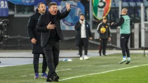 Walter Mazzarri col secondo allenatore Frustalupi - foto ANSA - Sportincampo.it