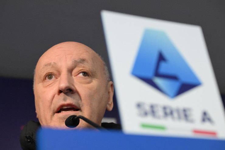 Beppe Marotta impegnato durante una conferenza stampa - foto ANSA - Sportincampo.it